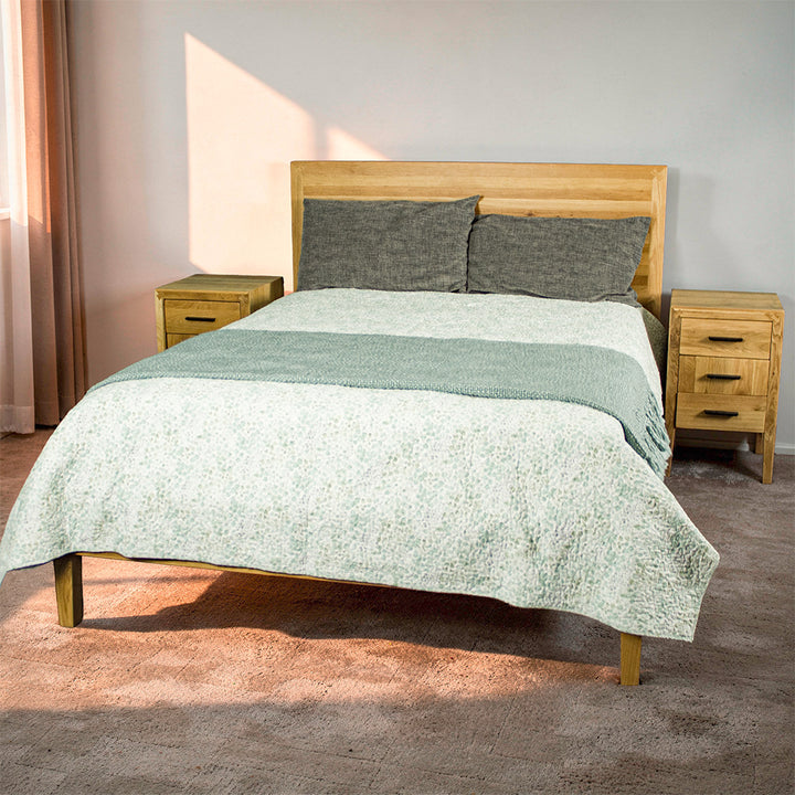 Ormond Oak Three-Piece King Bedroom Suite