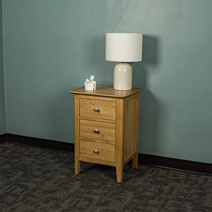 Victoria Oak Bedside Cabinet (L)
