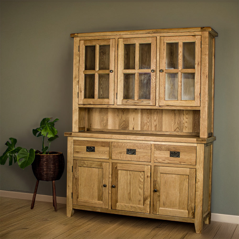 Yes Large Oak Buffet and Hutch