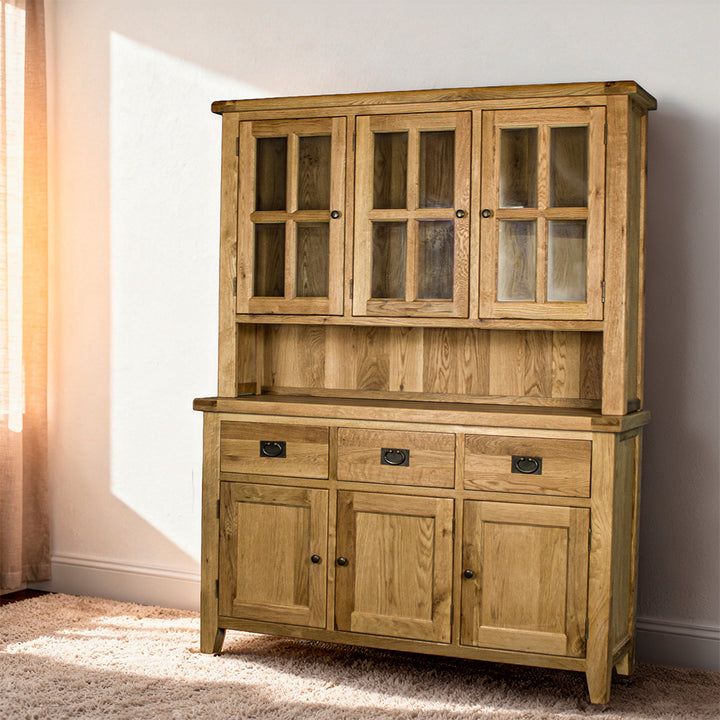 Yes Large Oak Buffet and Hutch