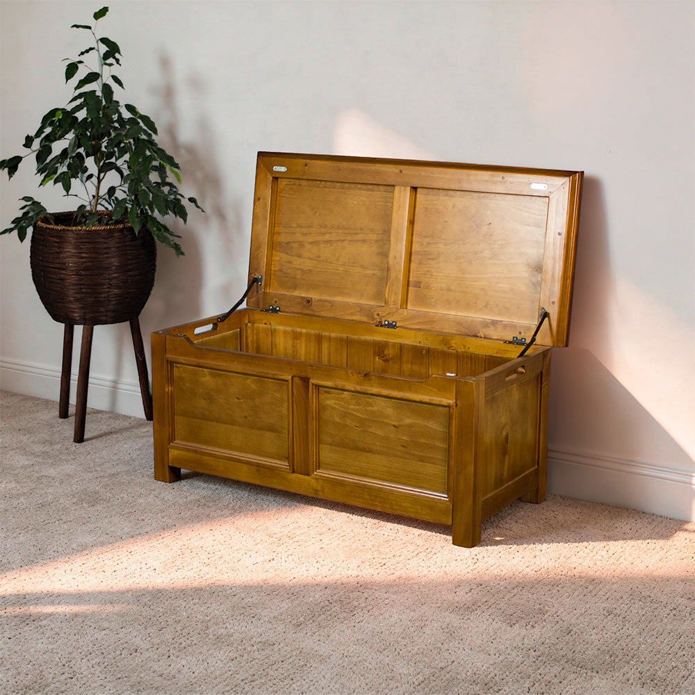Montreal Pine Blanket Box