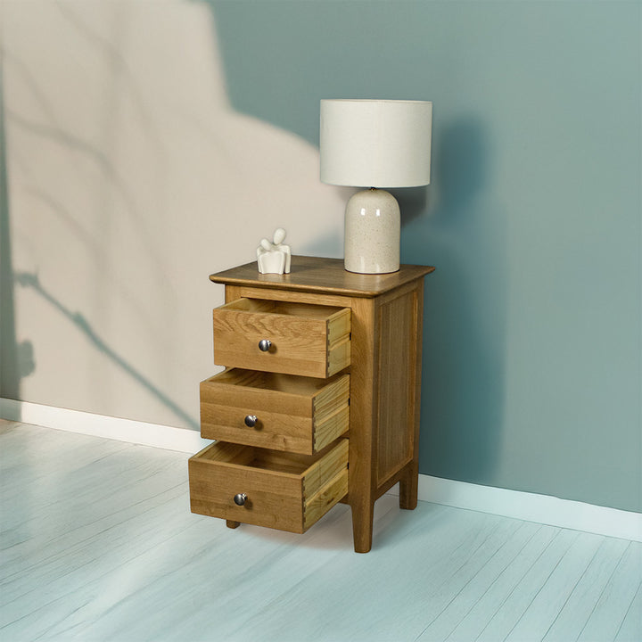 Victoria Oak Bedside Cabinet (L)