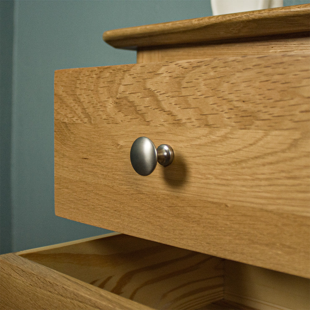 Victoria Oak Bedside Cabinet (L)