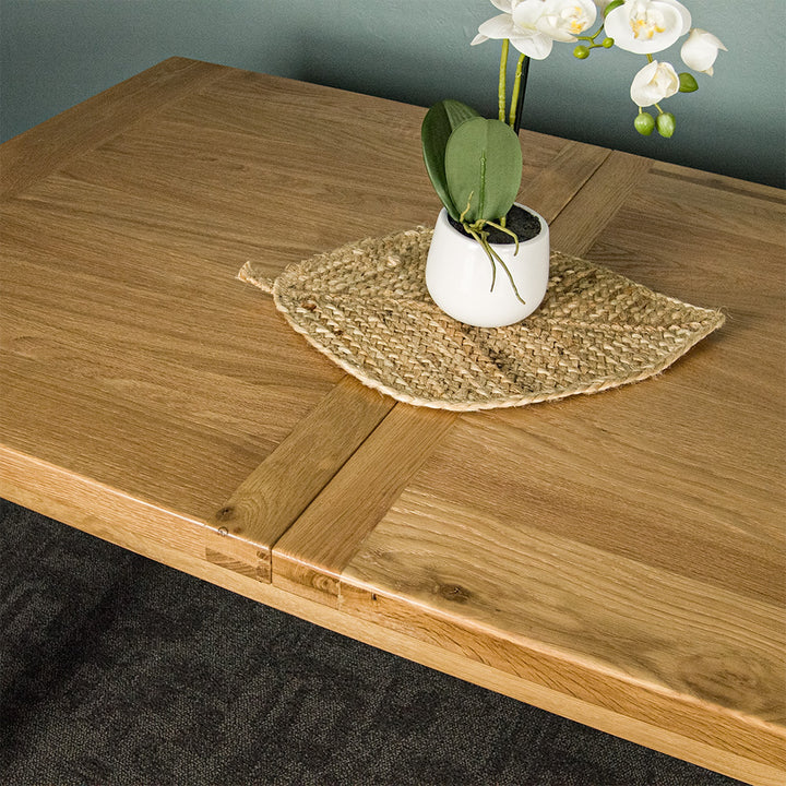 Vienna Butterfly Extending Oak Dining Table (1.4m - 1.8m)