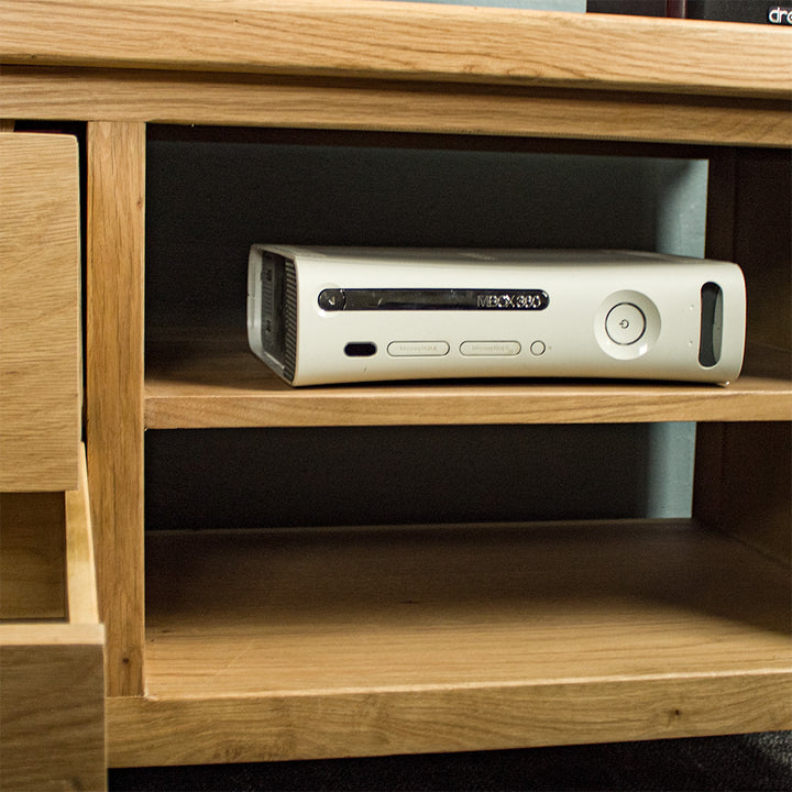 Vienna 2 Drawer Oak Entertainment Unit