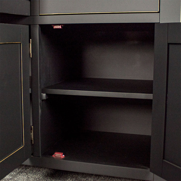 Single/right shelf of the Cascais Large Black Buffet, which can be removed