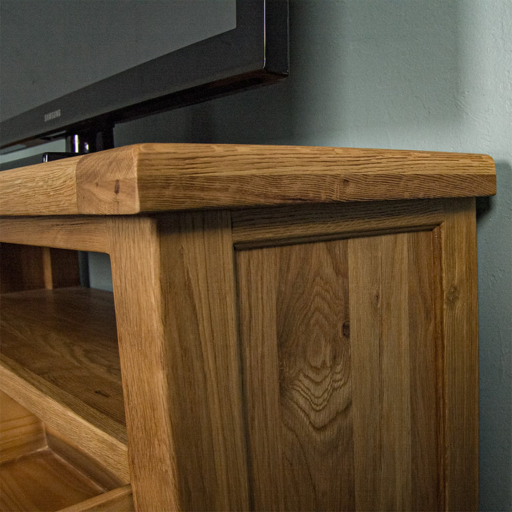 Yes 2 Drawer Oak Entertainment Unit