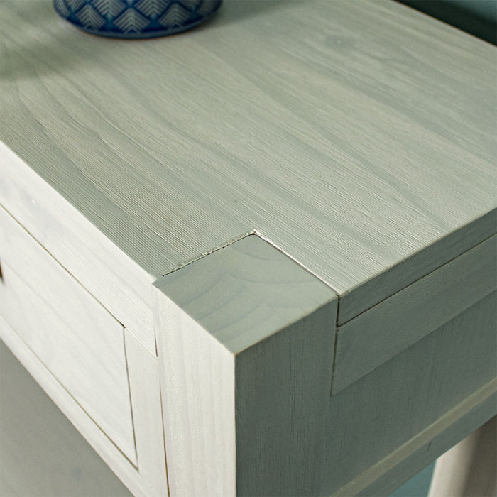 Close up of the top of the Vancouver 2 Drawer White Pine Hall Table showing the wood grain