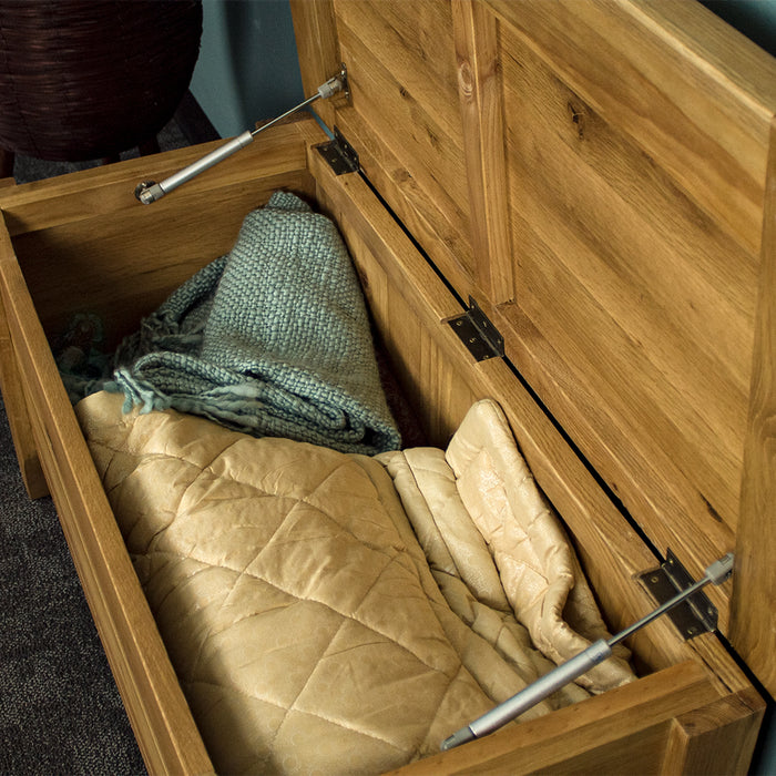 Vienna Oak Blanket Box