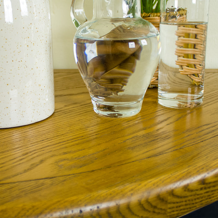 A close up of the top of the Cascais Oak-Top Corner Cabinet.